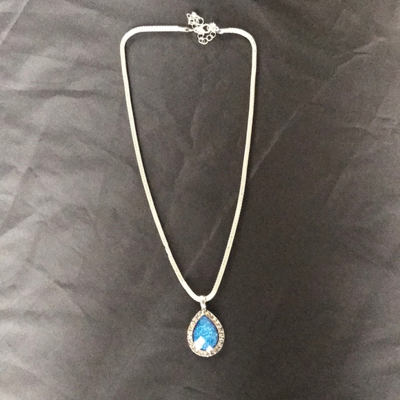 PRICE DROP 🌻 Blue Antique Silver Pendant Necklace - Picture 2 of 4
